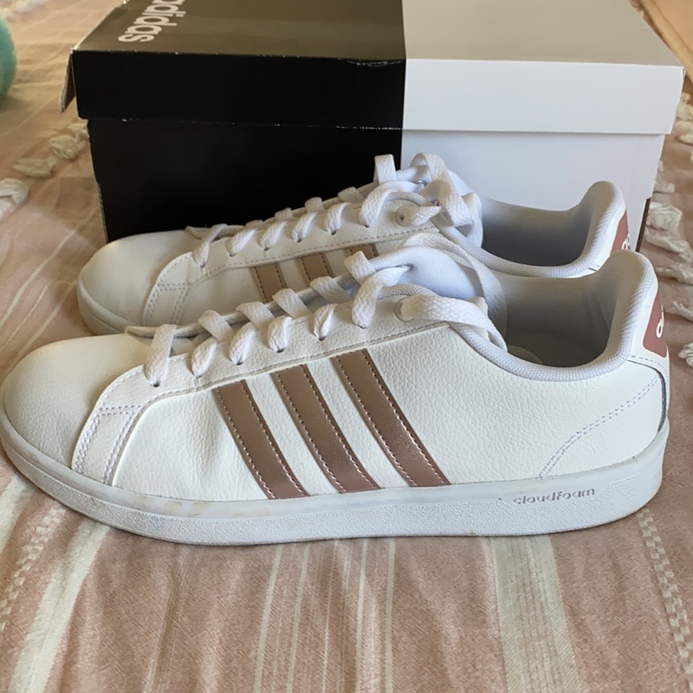 Women’s Adidas CF Advantage size 9.5 - Picture 3 of 7